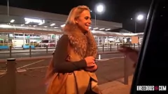play Molhado e selvagem: passeio de buceta raspada de Sasha Steele e boca cheia de gozada