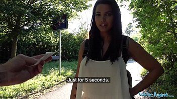 play Pizdulice ha pagato per fare sesso nel parco xnxx