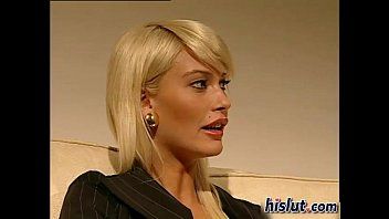 play a menina faz sexo oral pra ele filmes xnxx e vê a mãe deles quando fazem sexo no sótão