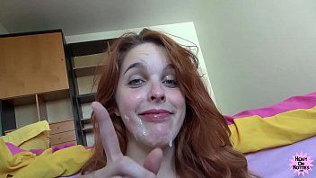 play A aluna fode um pouco e fica livre de cara