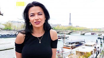 play Romanca model playboy fututa in toate gaurile live