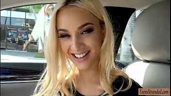 play Xnxx z blondynką w samochodzie na urodziny