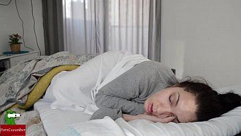 play Films xnxx 2017 avec une adolescente qui rêve d'avoir des relations sexuelles pendant son sommeil