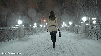play Filmy xxx z brunetkami francuskimi amatorami penetrowanymi w śniegu na mrozie