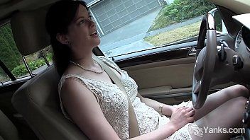 play Xxx com uma jovem normal no carro