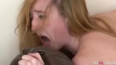 play La pequeña Ginger Chav saborea una sesión de sexo duro