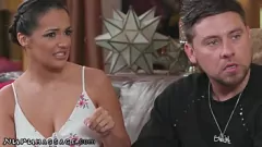 play Massaggio Nuru: la moglie traditrice aiuta il marito con una ricompensa cattiva - Sofi Ryan