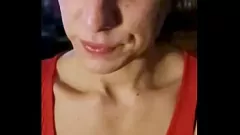 play Ervaren MILF met donker haar, schoonheid aanbidt grote lul en slikt sperma